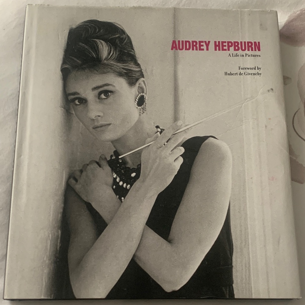Audrey Hepburn: A Life in Pictures Book